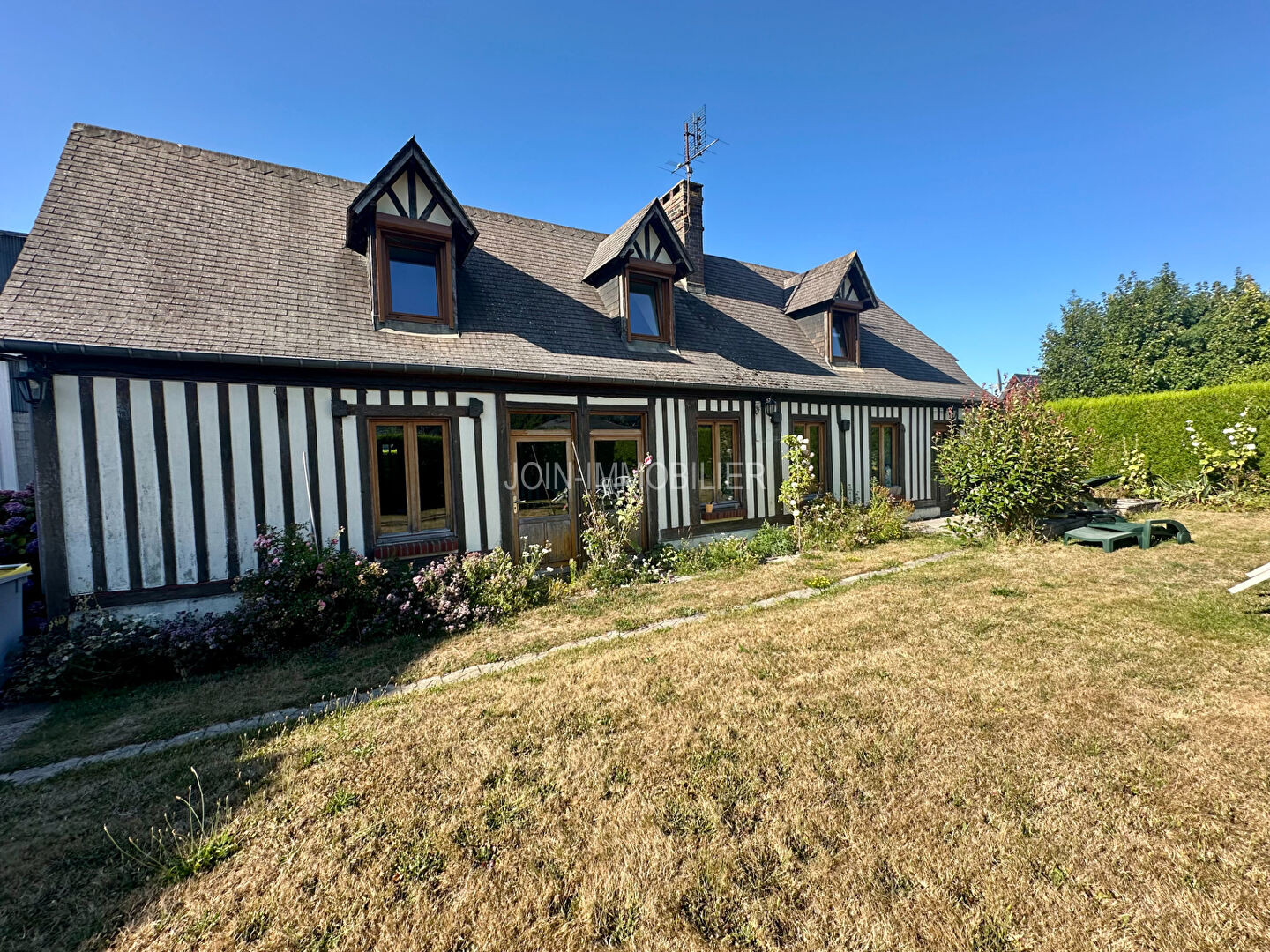 Charmante maison à colombages de 108 m² à Luneray